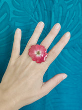 Charger l'image dans la galerie, Bague ajustable fleur naturelle Rose rouge