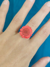 Charger l'image dans la galerie, Bague ajustable fleur naturelle marguerite rouge