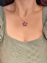Charger l'image dans la galerie, Collier fleur naturelle Rose foncée
