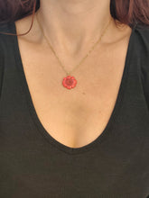 Charger l'image dans la galerie, Collier fleur naturelle marguerite rouge