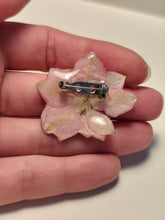Charger l'image dans la galerie, Broche fleur naturelle Delphinium rose