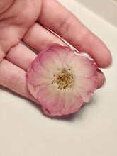 Charger l'image dans la galerie, Broche fleur naturelle Rose rose
