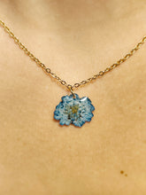 Charger l'image dans la galerie, Collier fleur naturelle verte foncée
