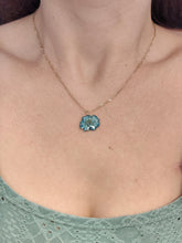 Charger l'image dans la galerie, Collier fleur naturelle verte foncée
