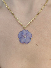 Charger l'image dans la galerie, Collier fleur naturelle violette
