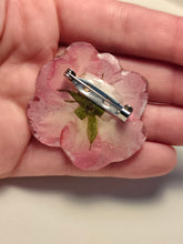 Charger l'image dans la galerie, Broche fleur naturelle Rose rose pâle
