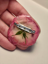 Charger l'image dans la galerie, Broche fleur naturelle Rose rose
